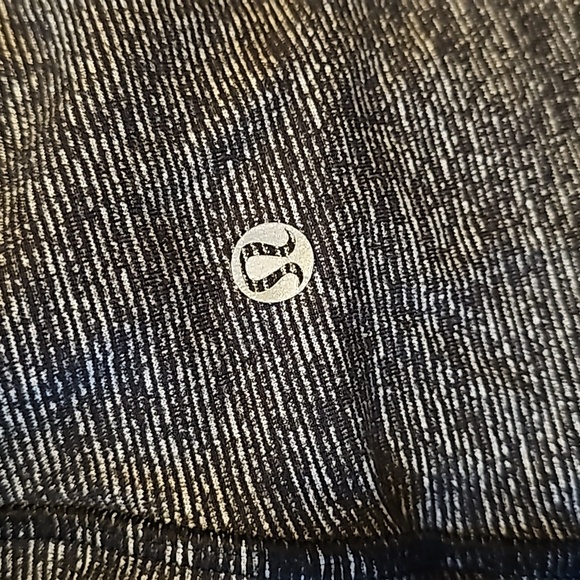 Lululemon Half Zip Long Sleeve, Size 6 - Picture 5 of 13